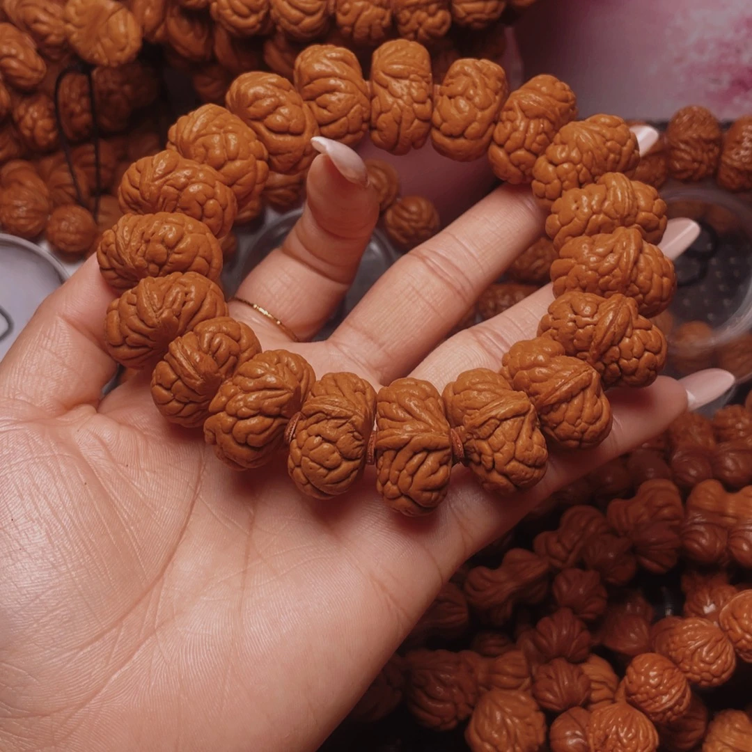 四***伴文玩核桃把件龙纹桃核手串