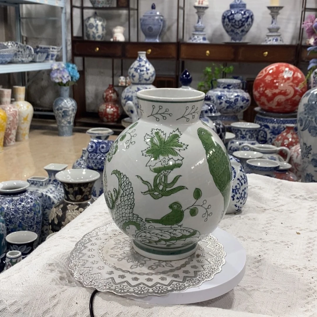 【闪购商品】摆件庞*花瓶………………………