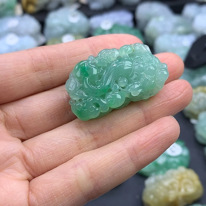 翡翠未镶嵌颈饰天然缅甸A货翡翠貔貅吊坠