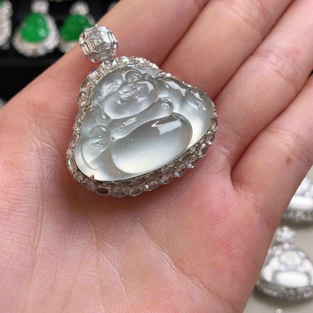 颈饰18K金镶嵌翡翠佛公