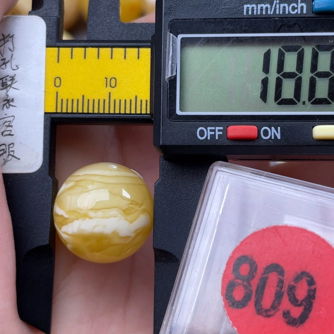 未镶嵌琥珀珠宝奇石?**?