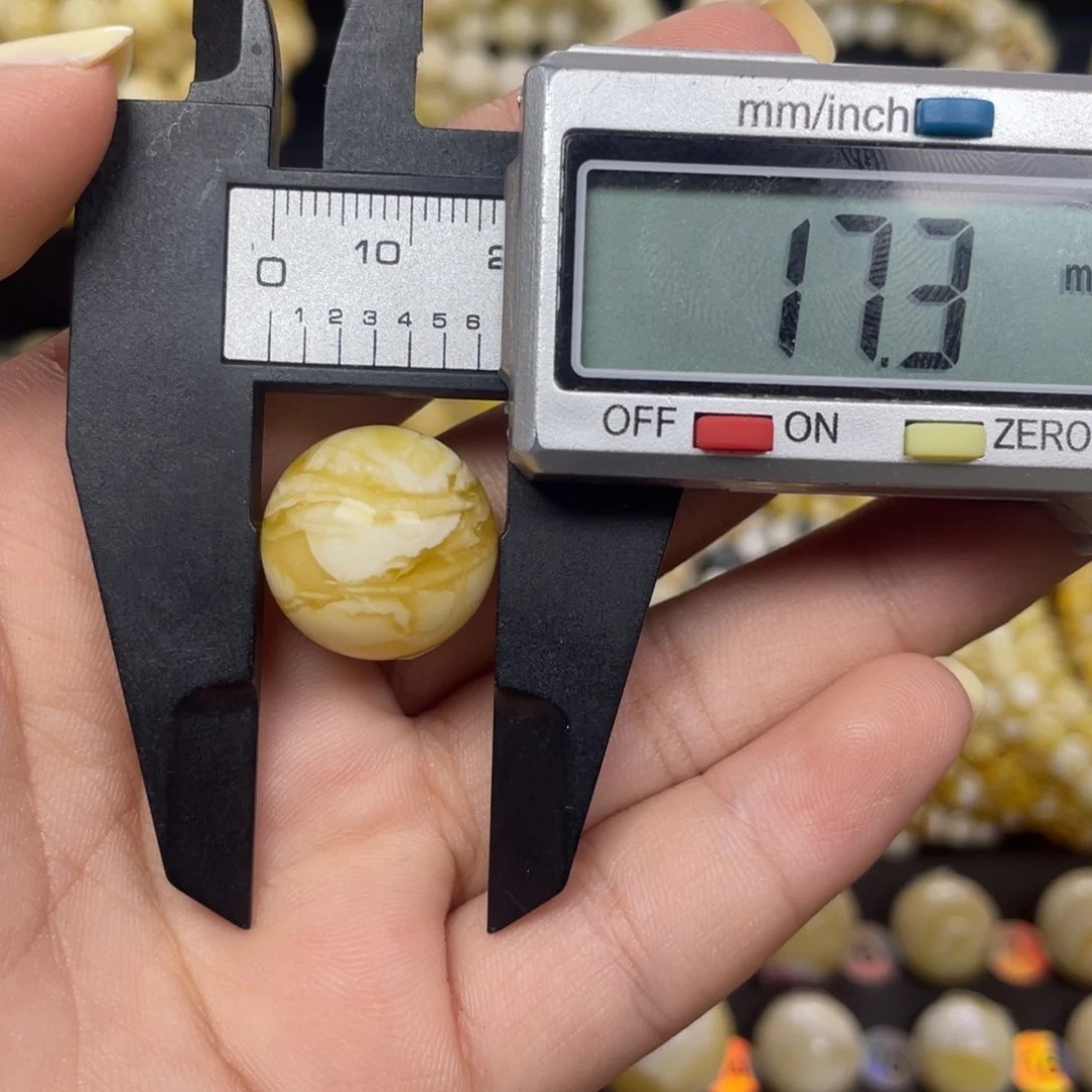 蜜蜡未镶嵌珠宝奇石