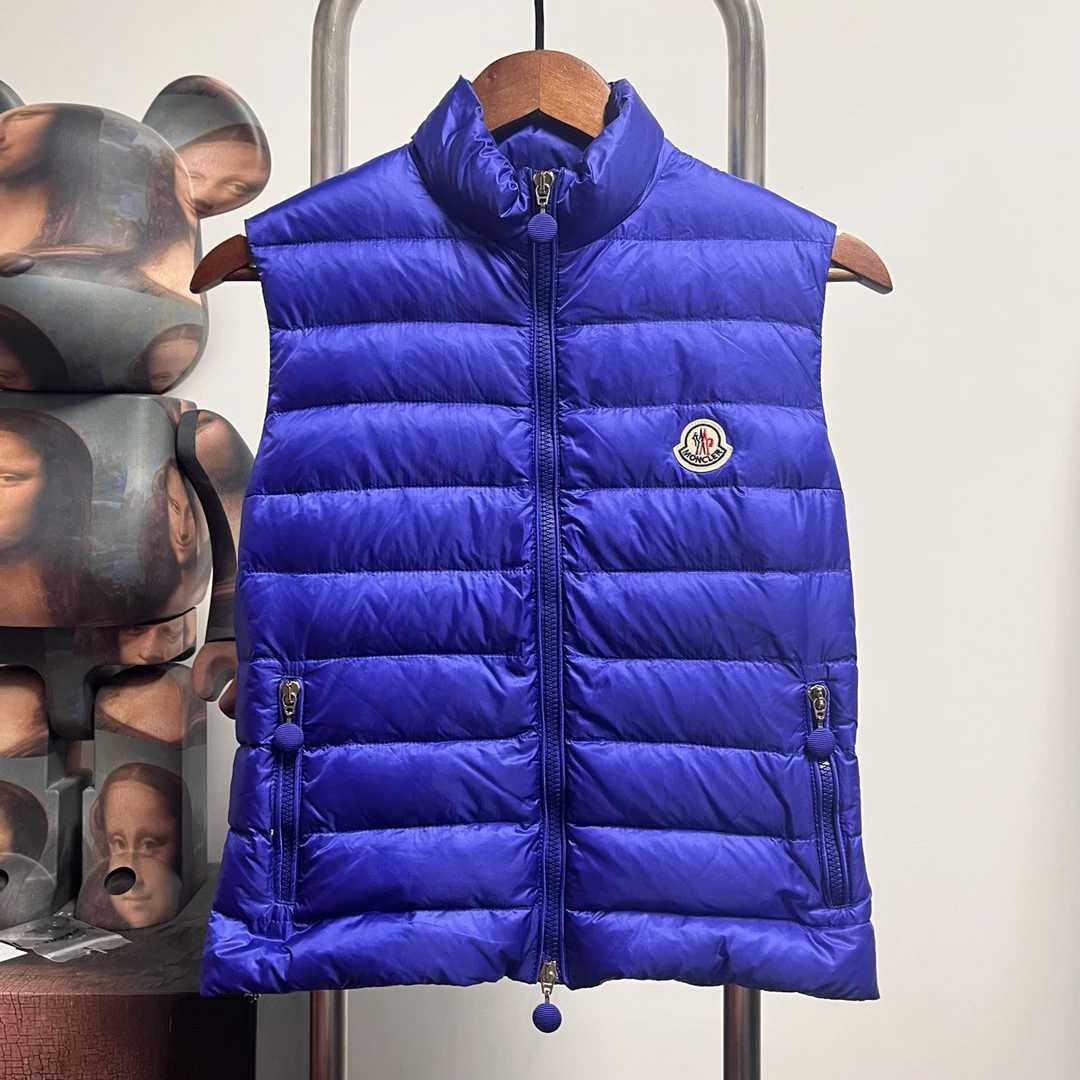 99新 MONCLER 羽绒马甲 J2404 尺码：1衣长49胸围38