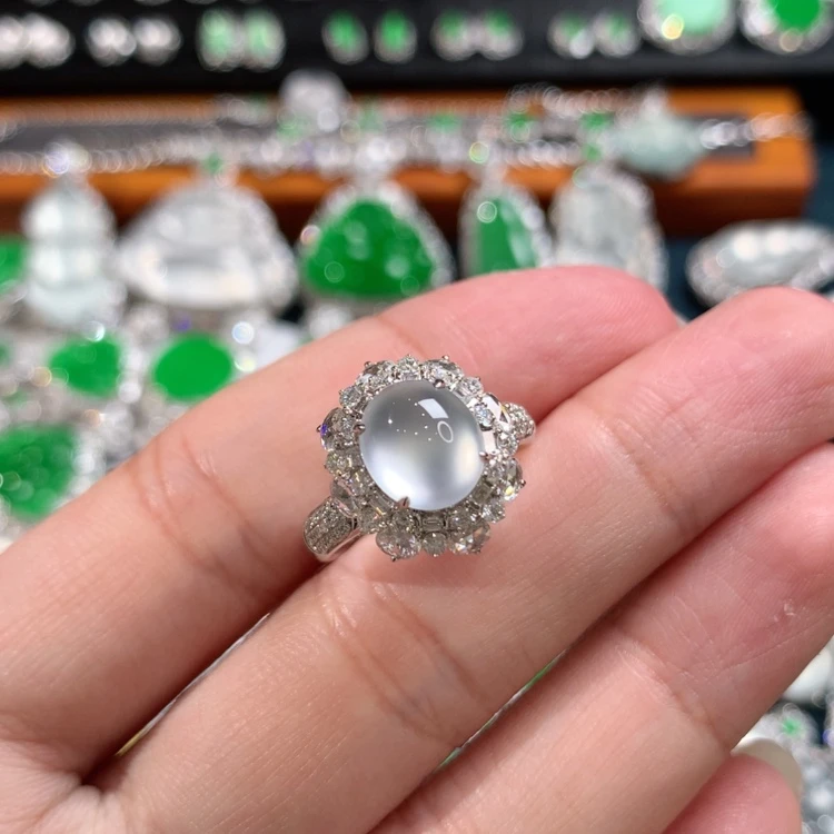 【闪购商品】翡翠颈饰18K金镶嵌戒指
