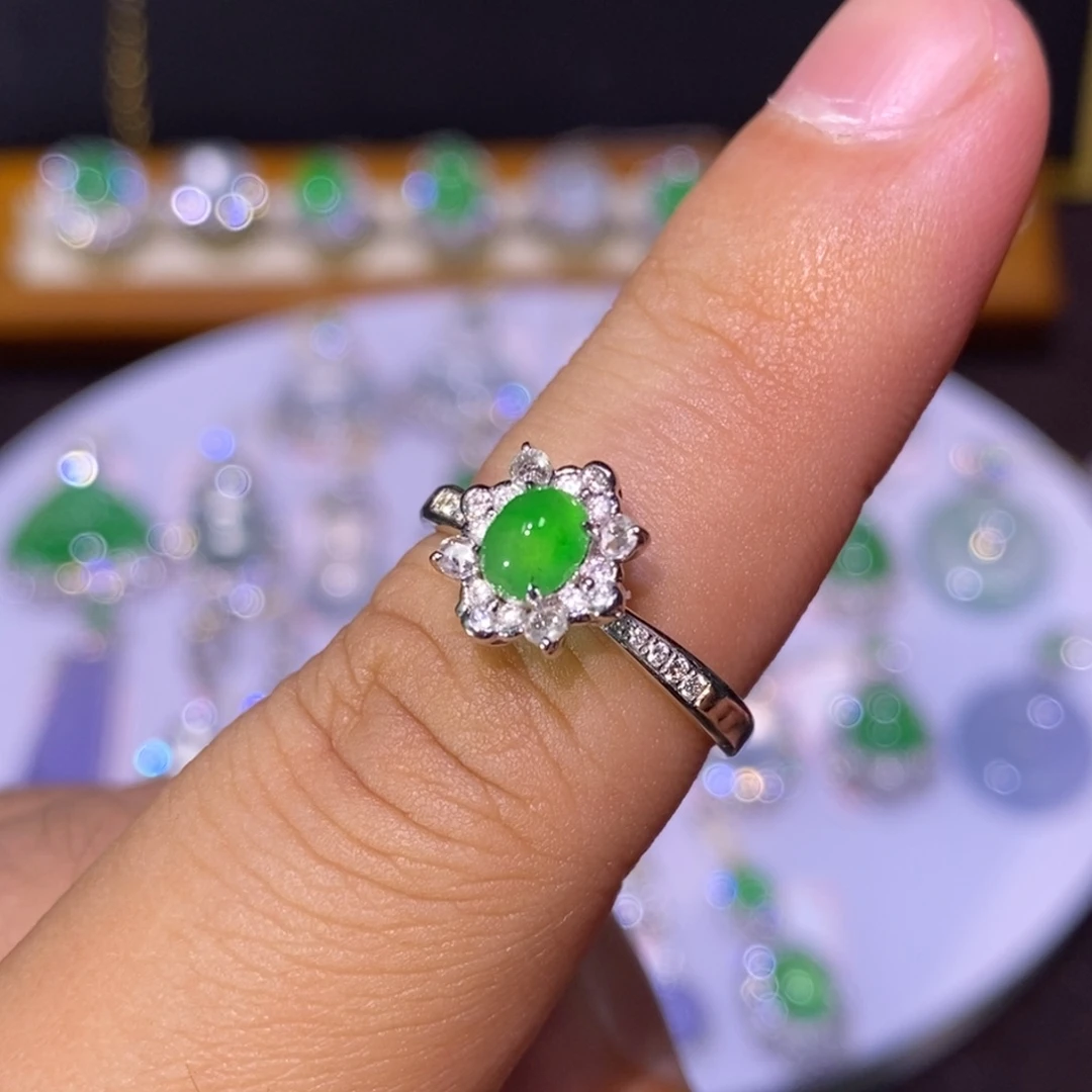 【闪购商品】吊坠(不含链)18K金镶嵌翡翠