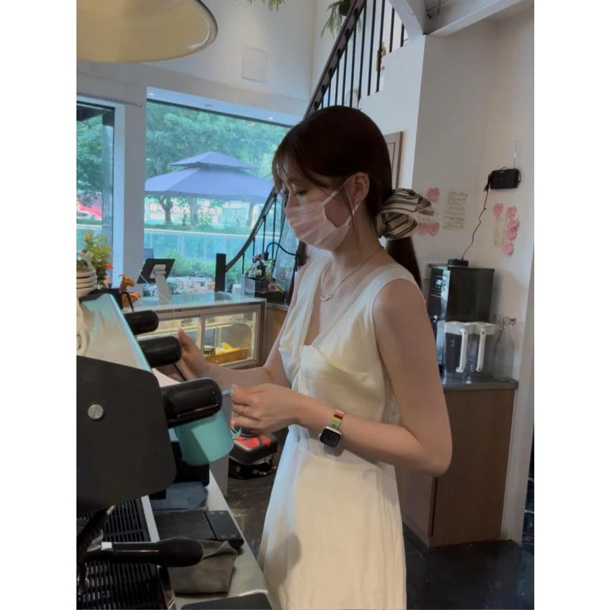 MARIE.COCO温柔气质纯欲风V领扭结吊带连衣裙夏日清纯掐腰仙女裙