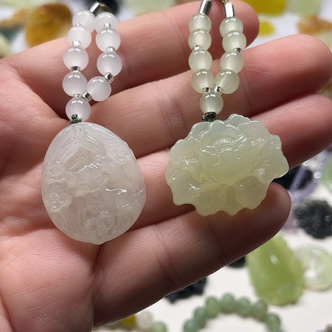 蛇纹石玉未镶嵌颈饰