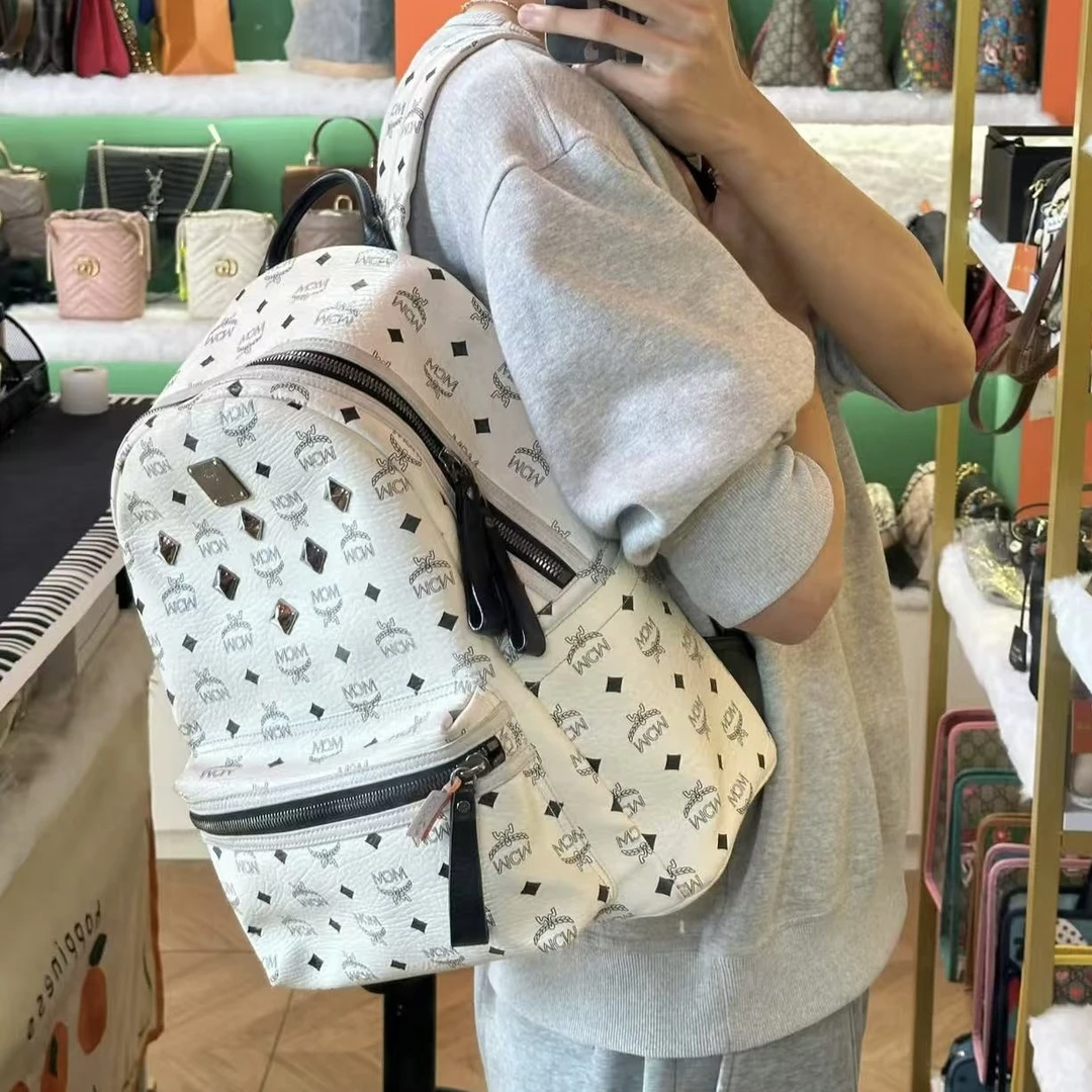 95新 MCM 白色大号双肩包