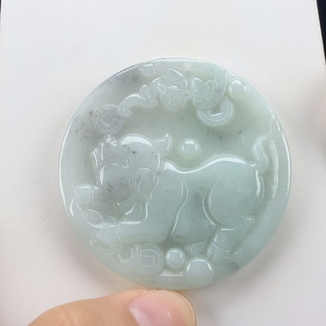 翡翠挂件未镶嵌翡翠