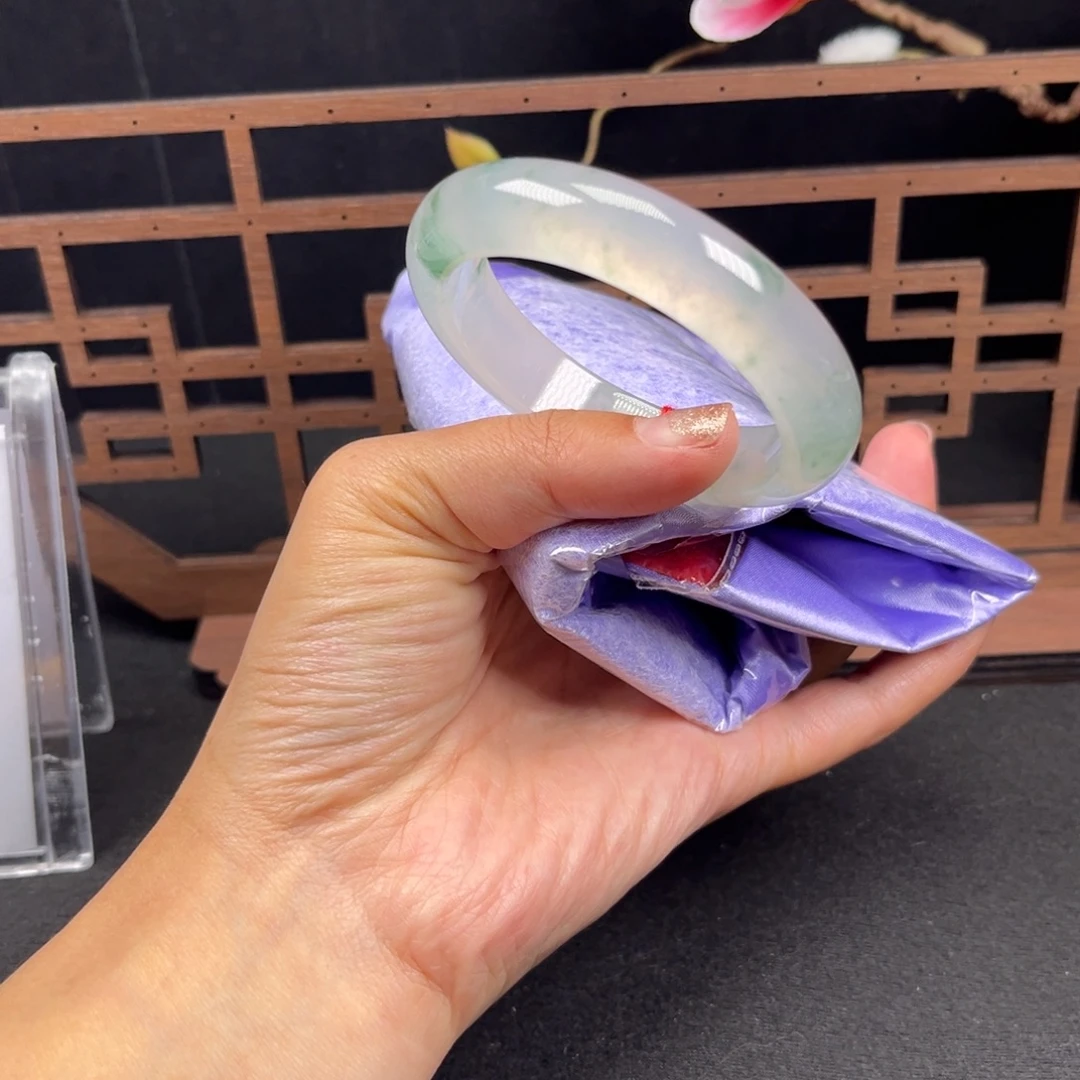 翡翠未镶嵌手镯正圈