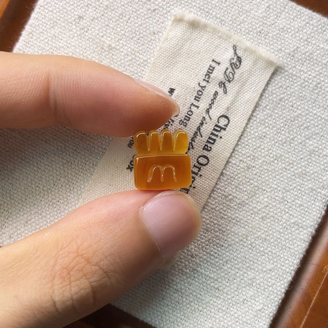 未镶嵌琥珀裸石薯条