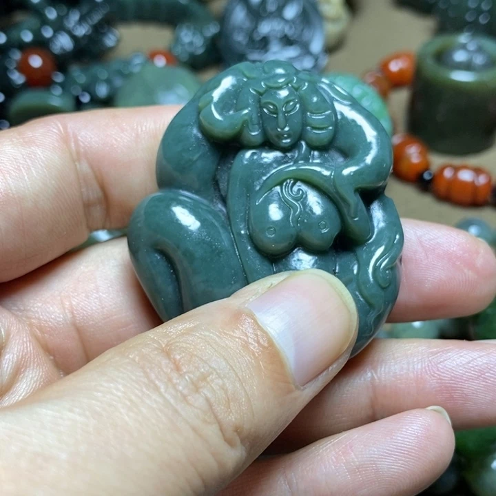 和田玉未镶嵌颈饰