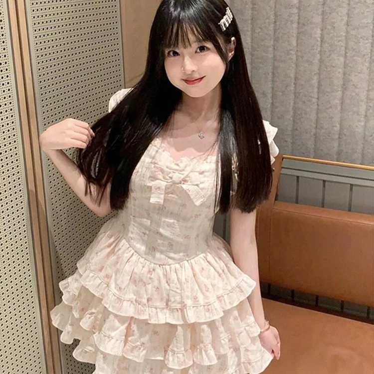 甜美小飞袖碎花连衣裙女设计感在逃公主小个子收腰显瘦蓬蓬蛋糕裙