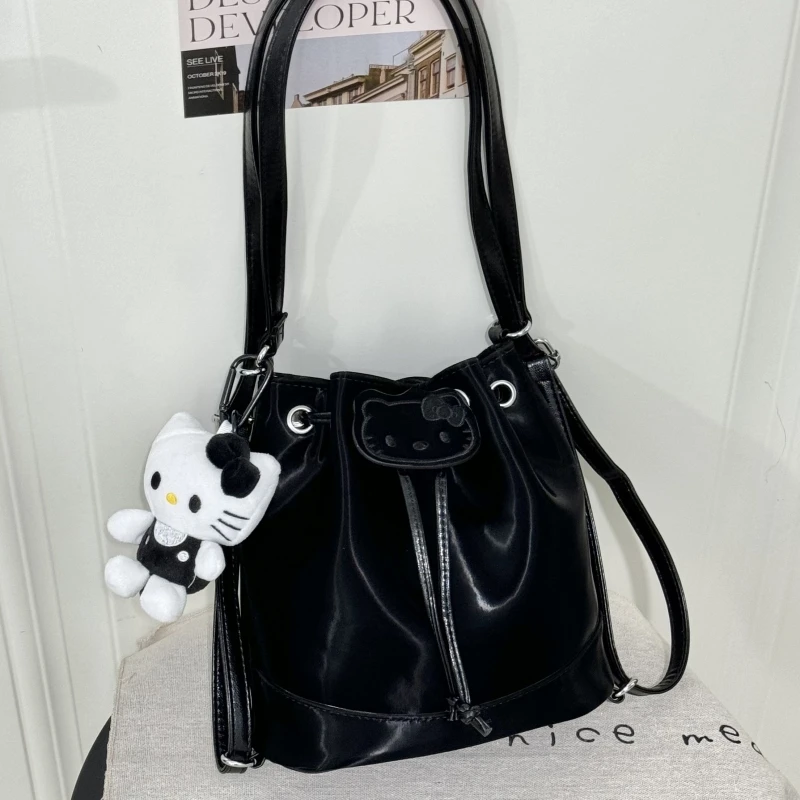 张张包水光黑皮Kt小水桶/可双肩1950