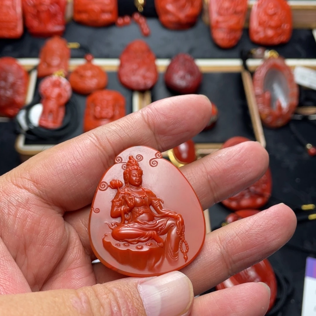 魏***师南红玛瑙未镶嵌颈饰