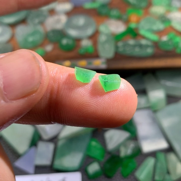 定制翡翠未镶嵌材料定制