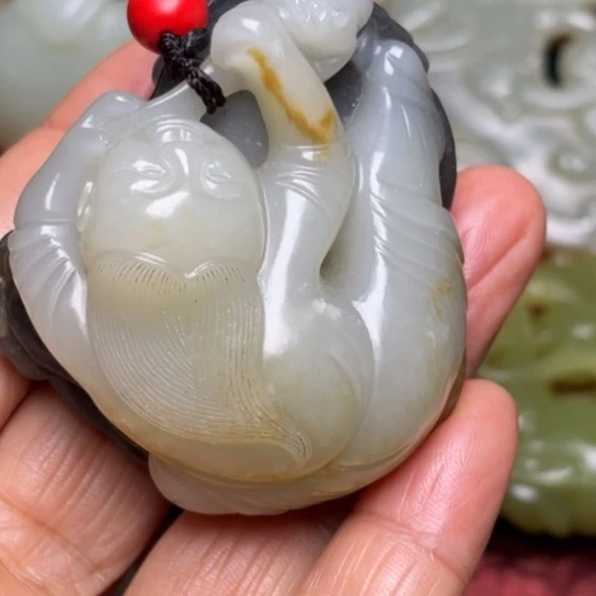 来***来和田玉未镶嵌颈饰