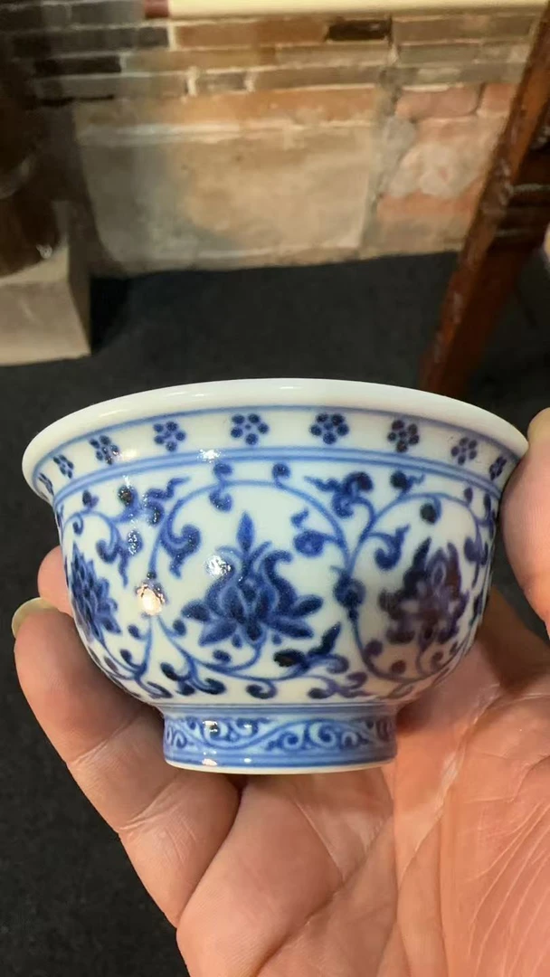 青花缠枝莲花卉花纹压手主人杯适合全手工功夫茶品茗杯
