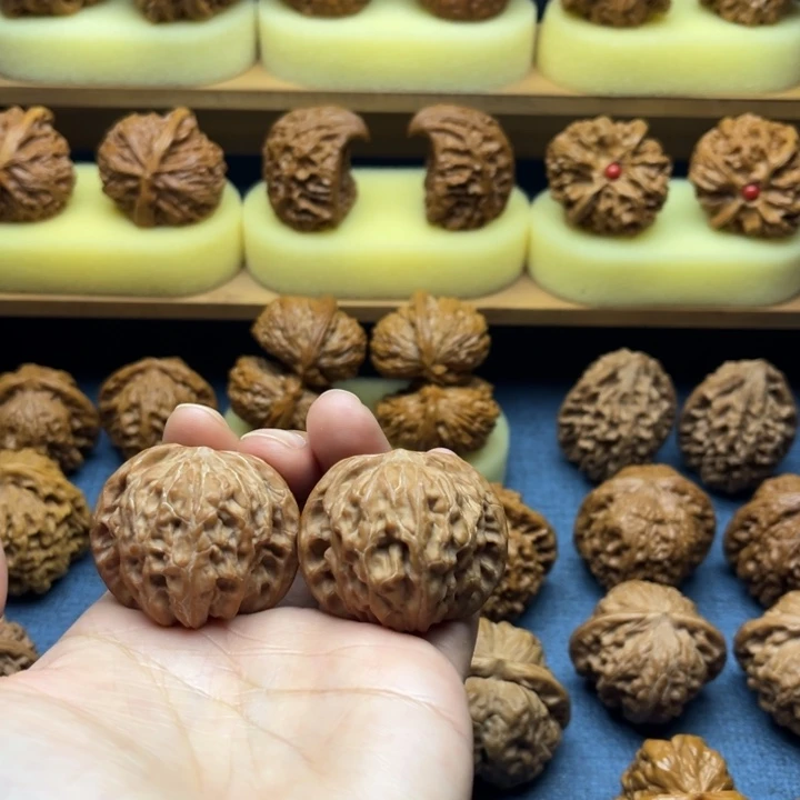 40全品正磨血皮文玩核桃