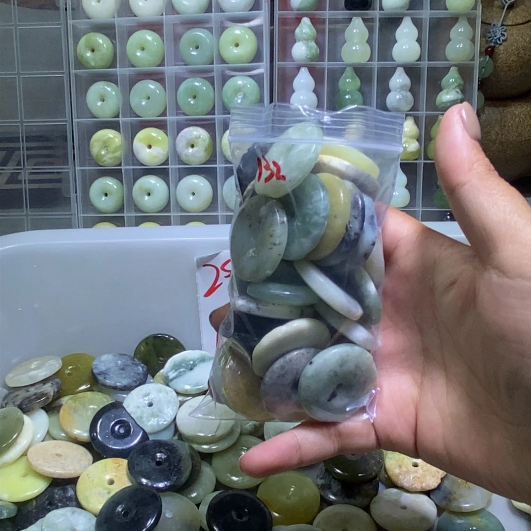 合金蛇纹石玉颈饰132