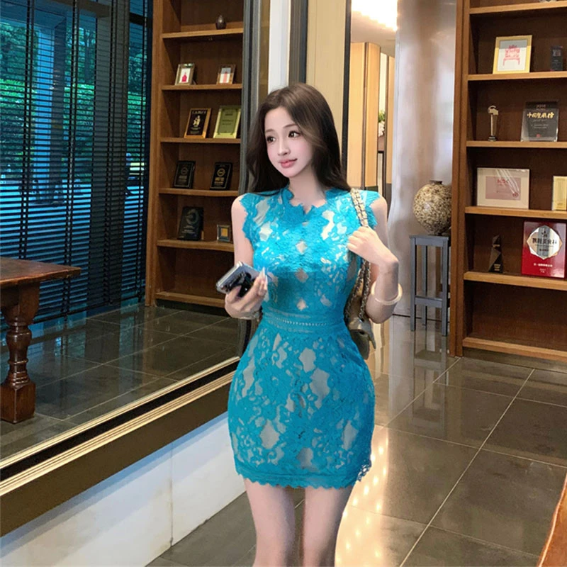 2025夏季新款法式轻奢气质纯欲风修身显瘦收腰别致好看洋气连衣裙