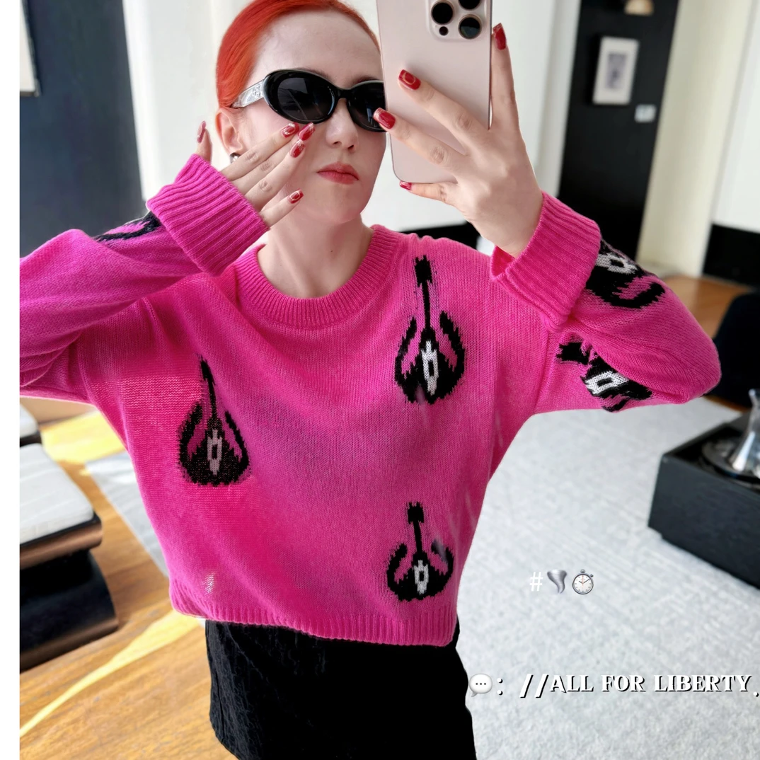 【胡子小妞】 艾特莱斯花纹毛衣