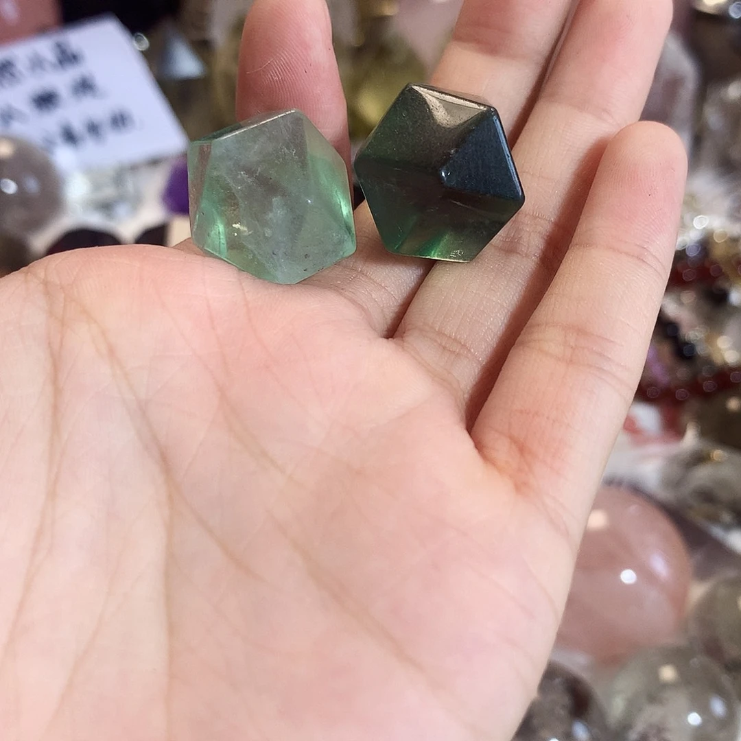 水晶摆件未镶嵌水晶一*点