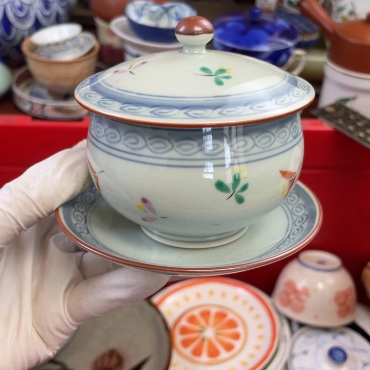 他家瓷器真美….开播了