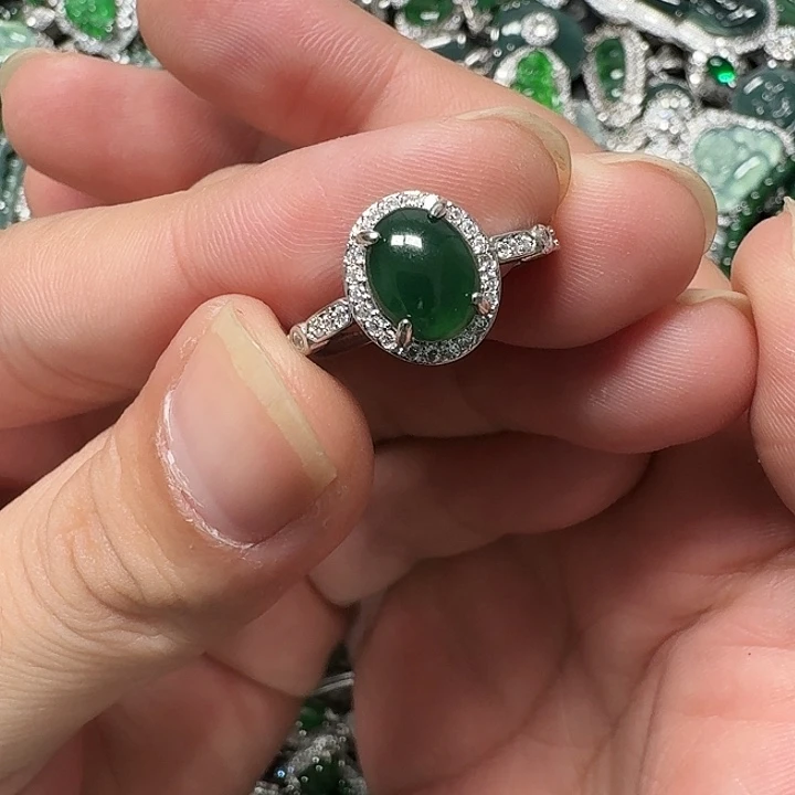 翡翠未镶嵌颈饰天然A货翡翠放漏