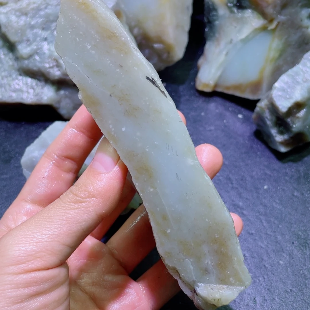 和田玉未镶嵌珠宝半成品