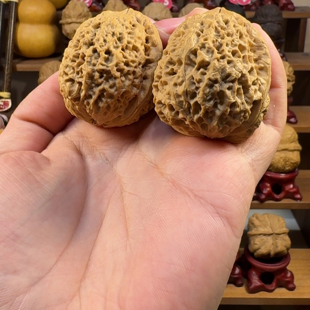 铁核桃把件铁狮子