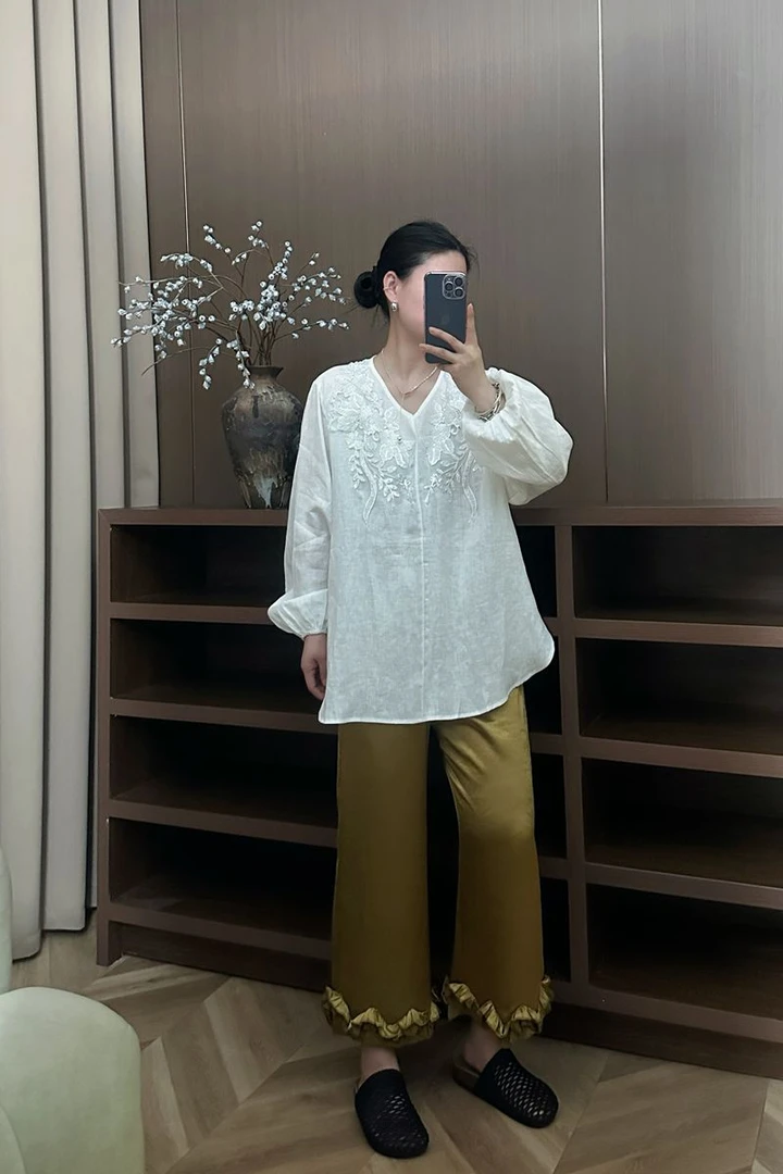 2025夏季韩版重工钉珠麻料V领衬衣显瘦百搭款提花长袖时尚休闲