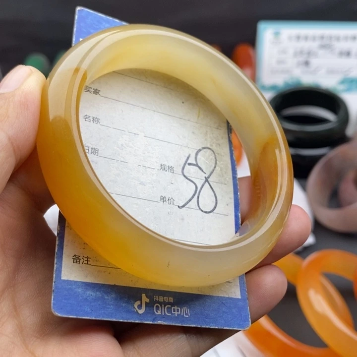 未镶嵌手镯石英质玉