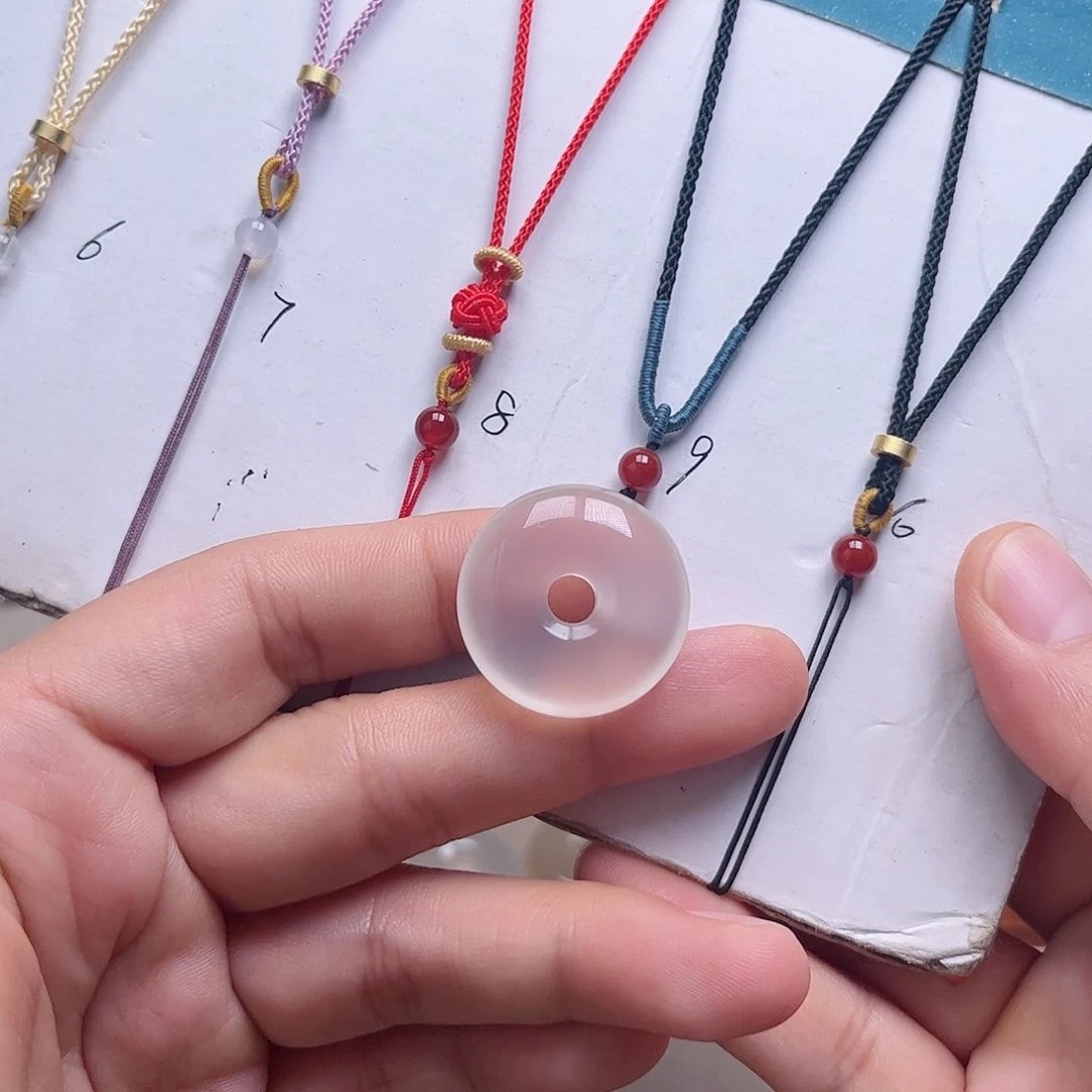 玛瑙/玉髓颈饰未镶嵌北**校