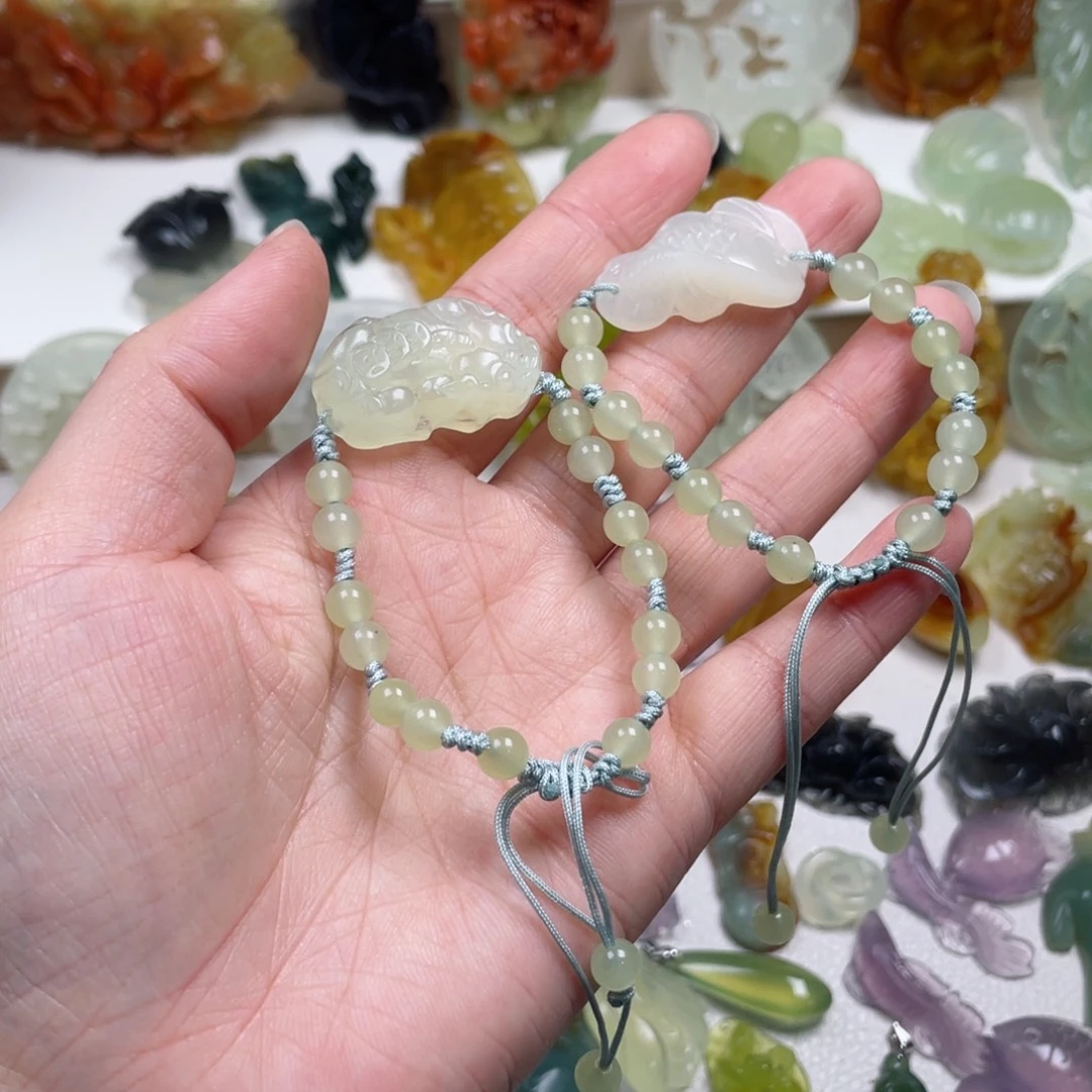 蛇纹石玉未镶嵌颈饰