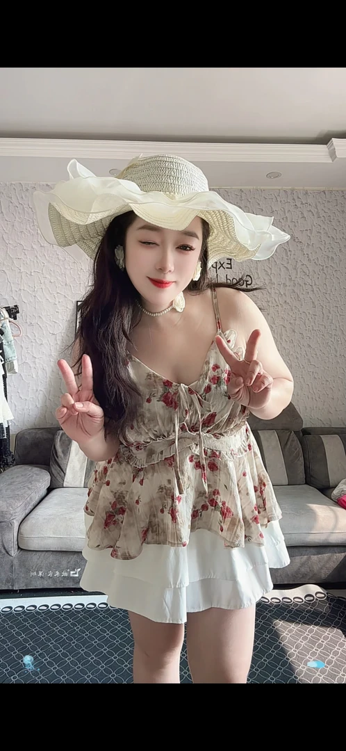 依依家大码女装9016夏季碎花吊带背心显瘦百搭上衣纯欲性感背心