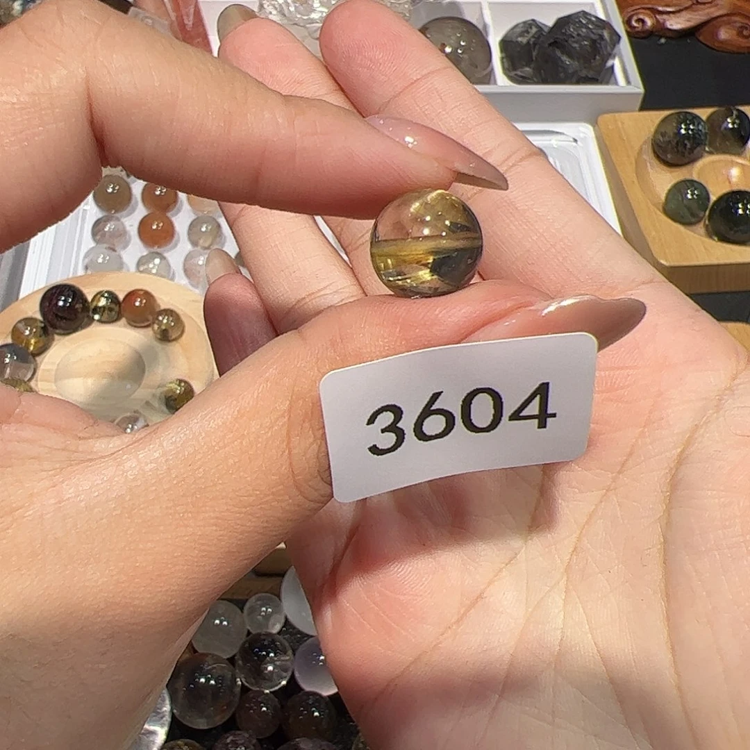 胡***图水晶未镶嵌大型摆件（非配饰）