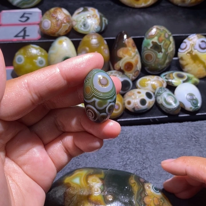 ****玛瑙/玉髓未镶嵌珠宝奇石