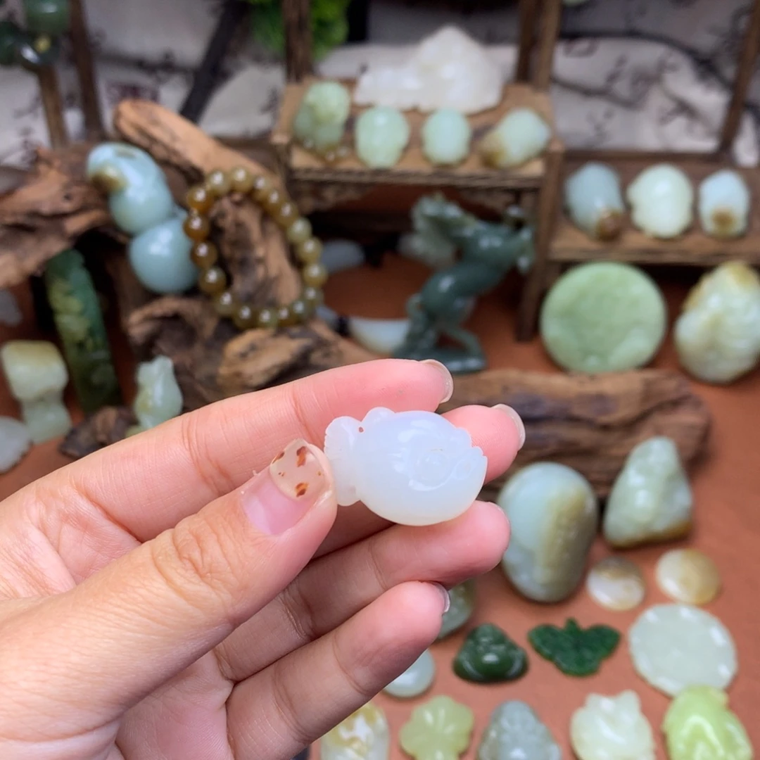 和田玉未镶嵌挂件