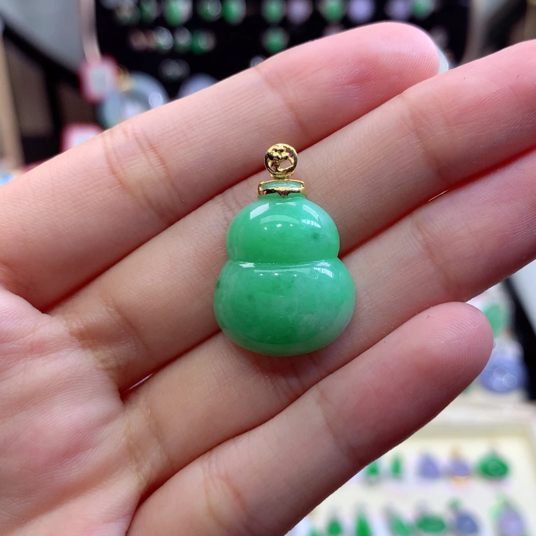 翡翠18K金镶嵌颈饰翡翠