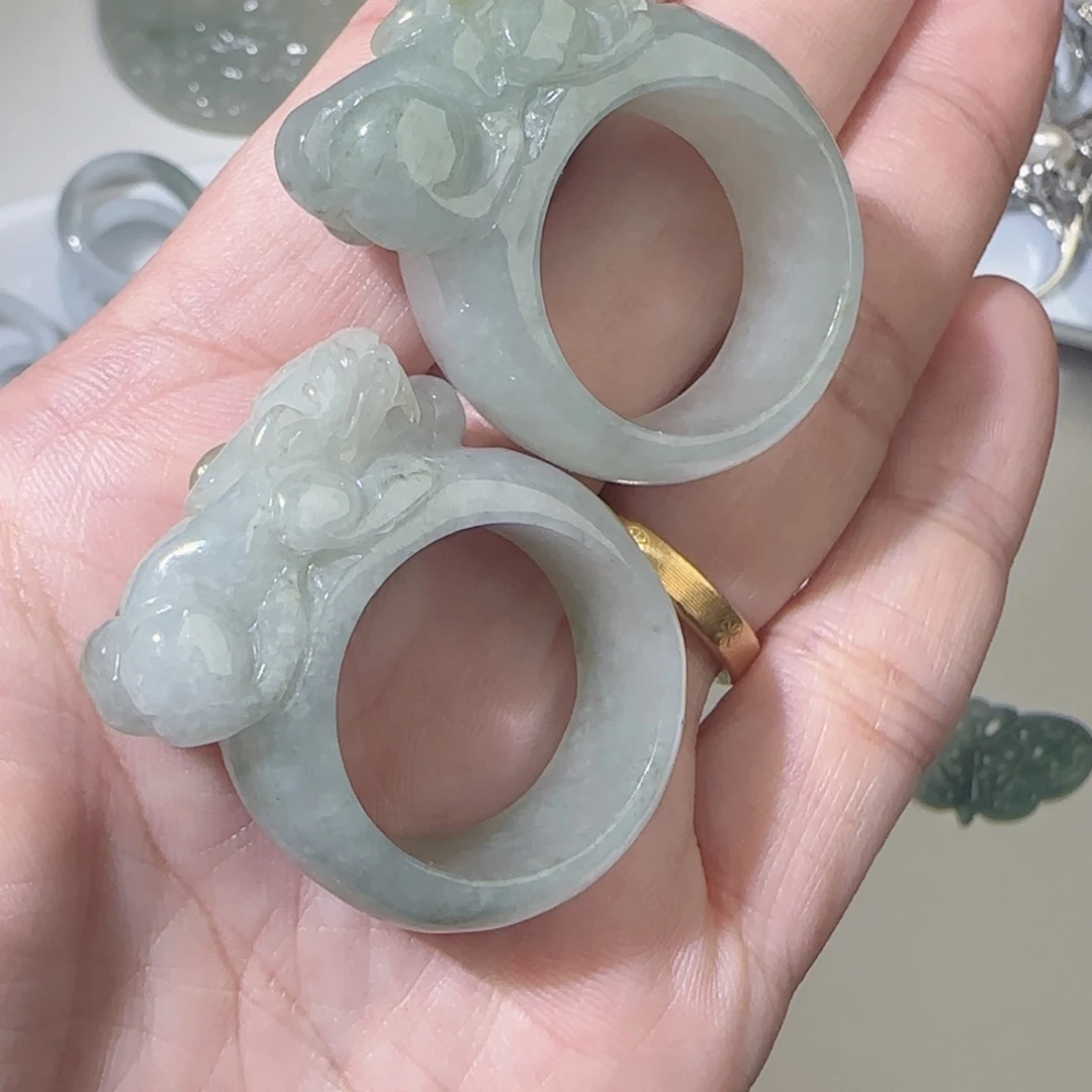 1***w翡翠未镶嵌颈饰翡翠