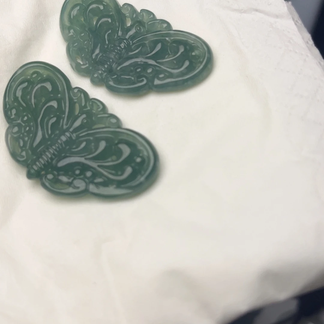 翡翠未镶嵌颈饰挂件