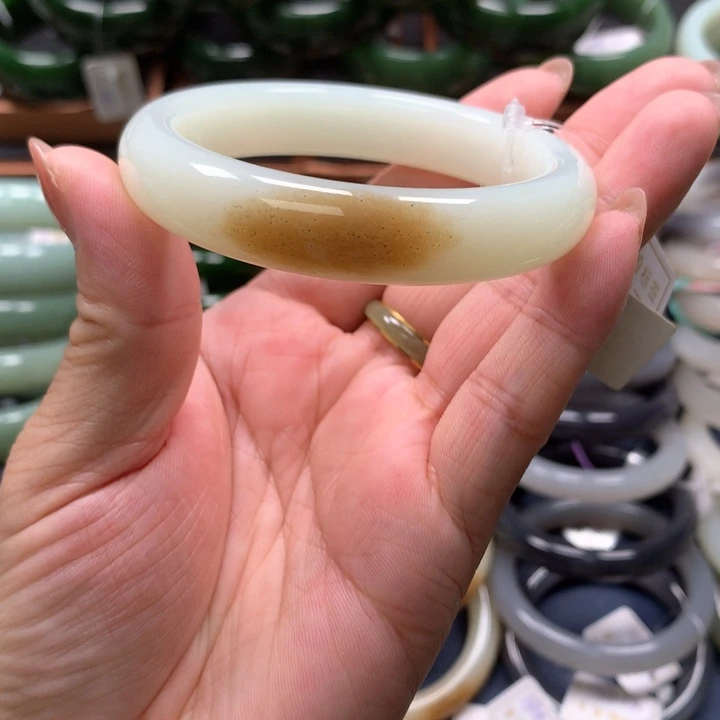 【闪购商品】未镶嵌手镯和田玉
