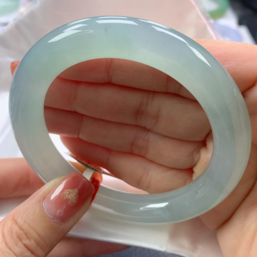 翡翠手镯未镶嵌57圈