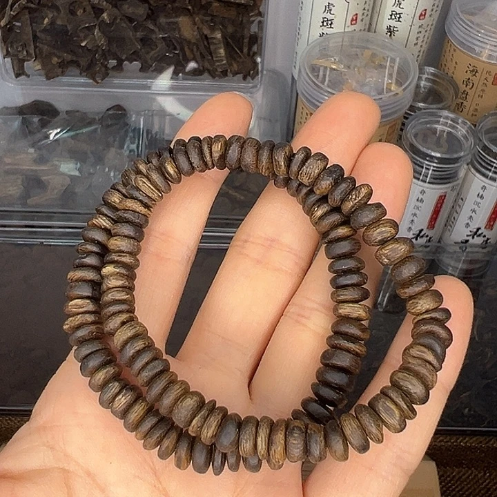 沉香沉香碎屑棋楠沉香 虫漏7毫米 多样性发一