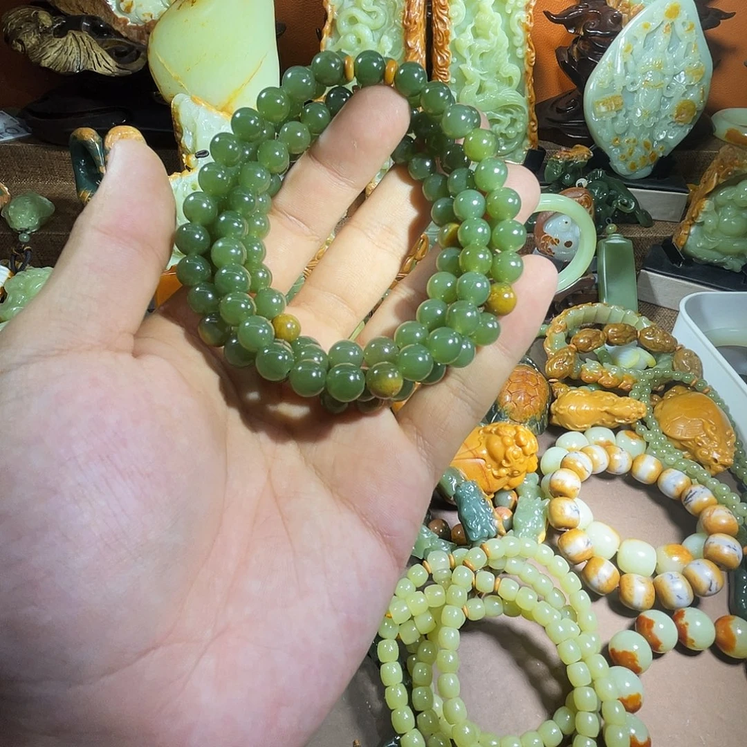 透闪石质玉未镶嵌珠宝奇石