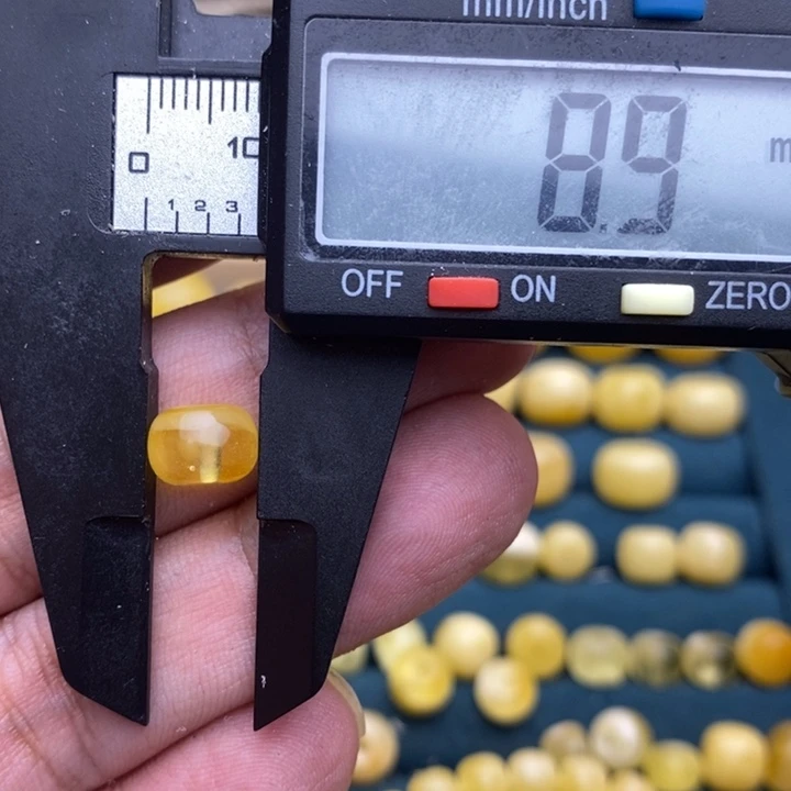 琥珀未镶嵌裸石22号9*6.4微瑕