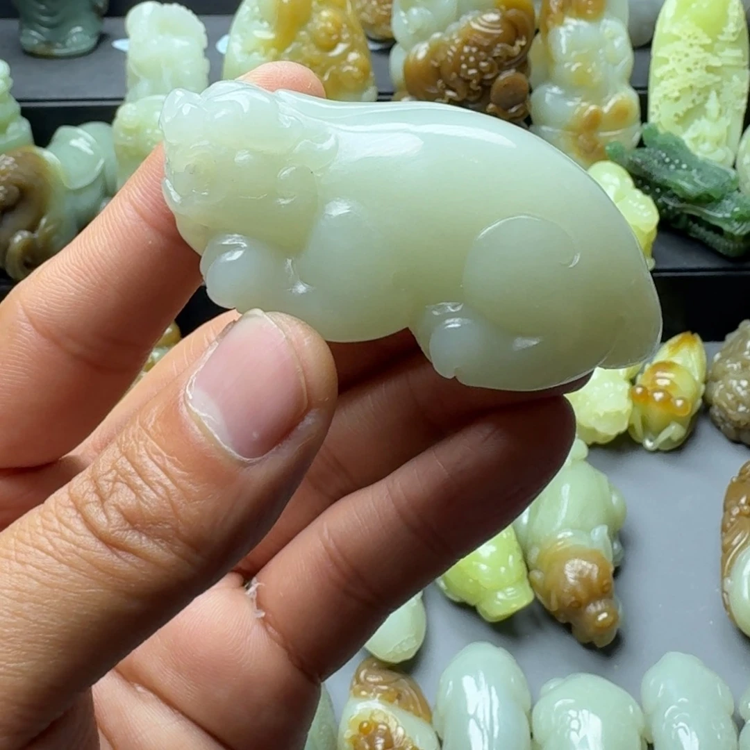 和田玉把件未镶嵌y****己
