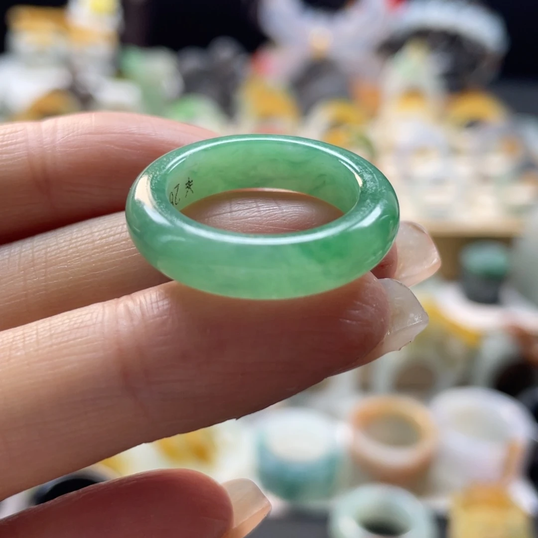 定制翡翠未镶嵌戒指