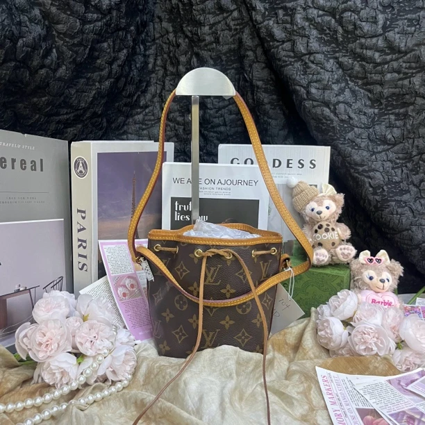 95新 LouisVuitton/路易威登 路易威登老花nano noe水桶斜挎包